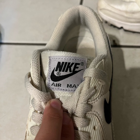 Nike Air Max Shoes - Picture 3 of 5